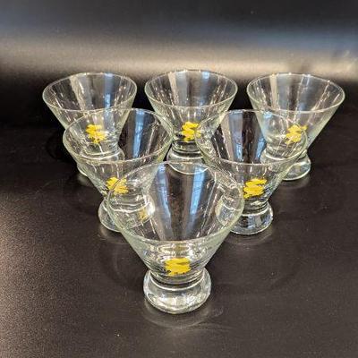 Lot #37 - Set of 6 Martini glasses "With a Twist"