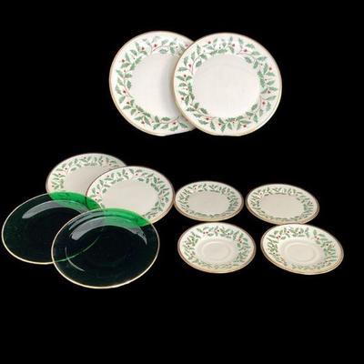 KAAR545 Lenox Dimension Collection “Holiday”	Lenox Christmas Plates - 2 dinner plates, 2 salad plates, 2 bread and butter plates, 2...