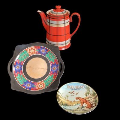 ROHU563 Art Deco Coffee Pot And More	Highlander art deco coffee pot from Czechoslovakia 
