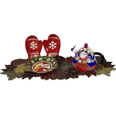 KAAR558 Vintage And Collectible Seasonal/Holiday Items	Vintage heavy beaded table runner in autumn colors; Nutcracker kettle; Two...