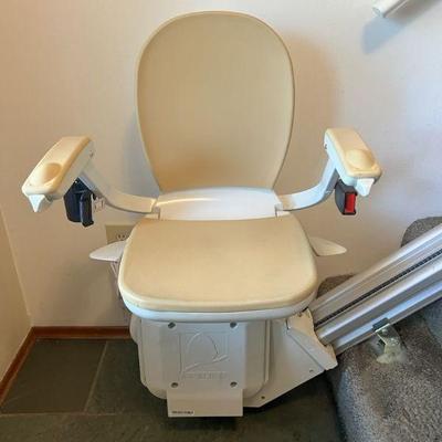 GEHO230 Acorn Stairlift	Was tested and works comes with the remotes and key. Model# A130
