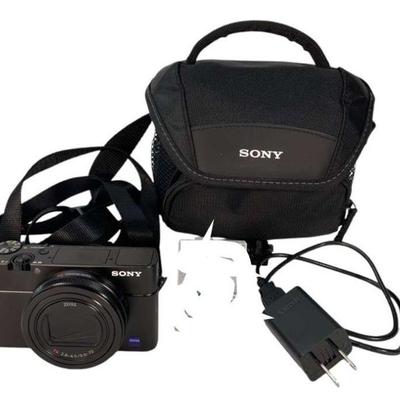WATA912 Sony Ziess Cyber-shot RX100 VII 20.1-Megapixel Digital Camera Model:DSCRX100M7	This Sony Cyber-Shot, charger, and extra Sony...