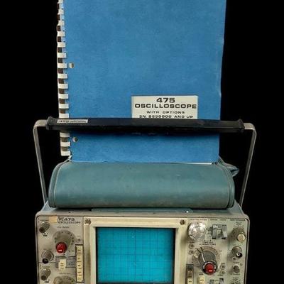 ROMA219 475 Textronix Oscilloscope	Comes with instruction manuals and attachment's and does turn on. Could use a nice wipe down.
