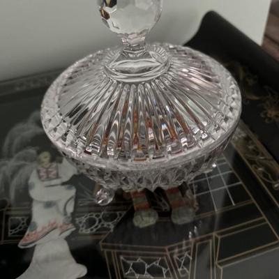 Covered candy dish