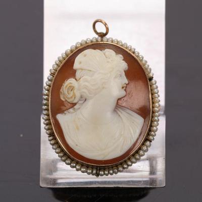 Sale Photo Thumbnail #2: 10K gold Georgian (18th c.) Cameo brooch