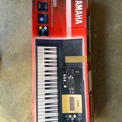 Yamaha YPT 220 Keyboard
