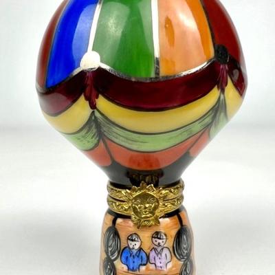 #142 • Limoges France Rochard “Hot Air Balloon” Peint Main Porcelain Trinket Box
