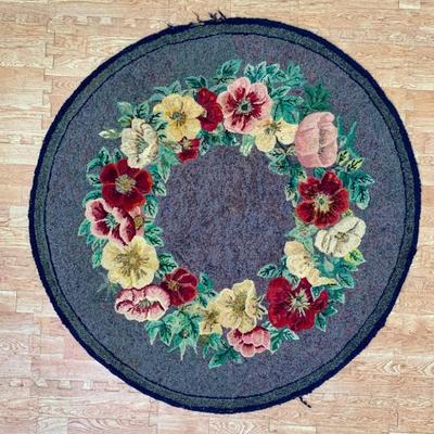 #95 • American Hooked Floral Rug - Circular
