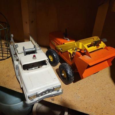 Tin Trucks
