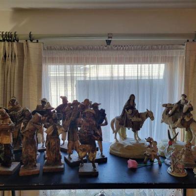 Figurines