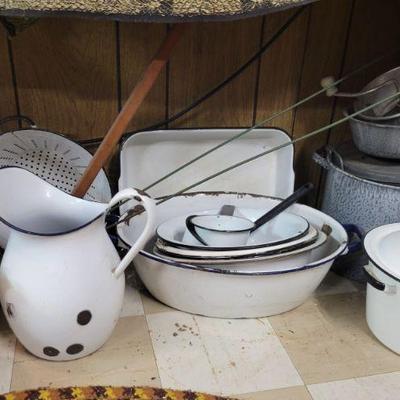 Sale Photo Thumbnail #144: Enamelware