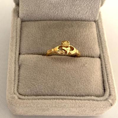 Women’s 14 k Claddagh ring 
