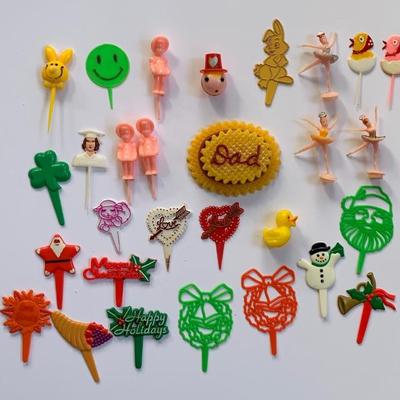 Vtg. cake/cupcake topper