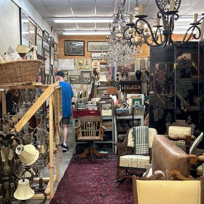 Estate sale photo
