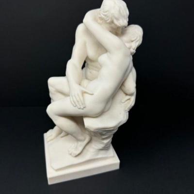 The Kiss Sculpture by Marblecast Products, Inc. Made in USA	
