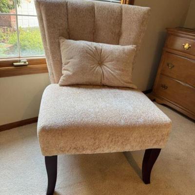 ﻿Vintage-Inspired Wingback Chair in Neutral Tone	