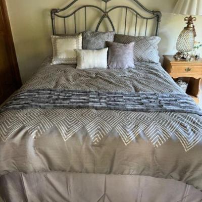 Bedroom Furniture Set: Headboard, Pillows, Geometric Foam & Beddings	