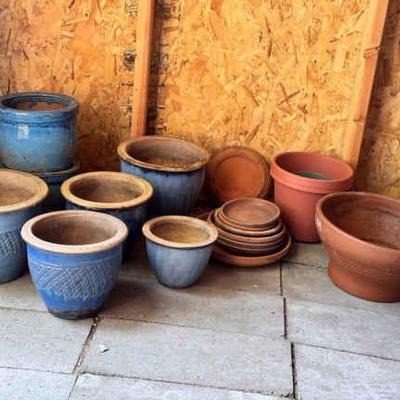 Ceramic Pots Lot

