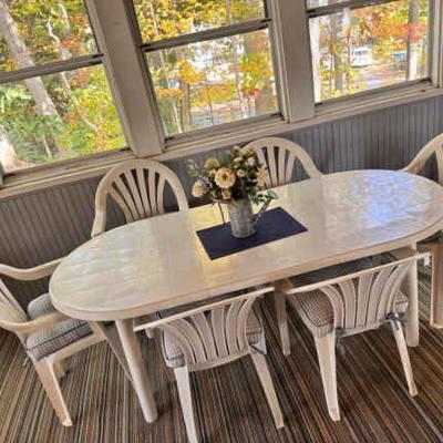 Outdoor Table With (6) Chairs
