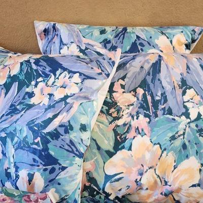 Pillows | Linens