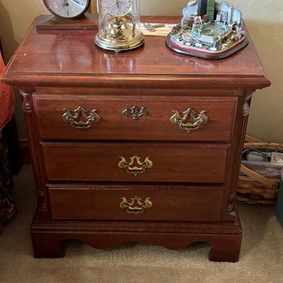 Bernhardt King Bedroom Suite—-Dresser/Mirror & 2 Night Tables