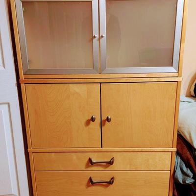 There is a pair of these and a matching desk; the top part is a separate cabinet that can be hung.