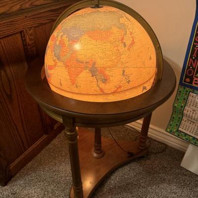 Lighted globe 