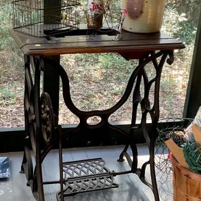 Sewing machine 