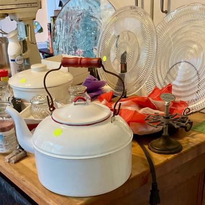 Enamel ware kettle