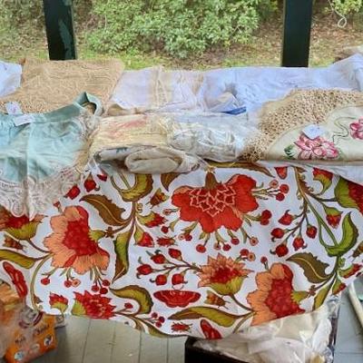Linens for dining room