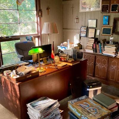 Nice desk and credenza 