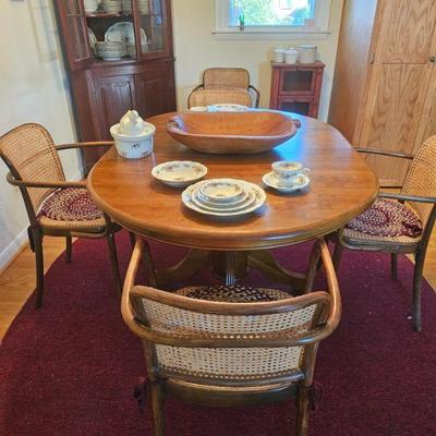 Beautiful dining table and chairs