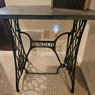 Singer base table