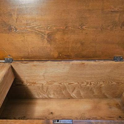 Blanket chest