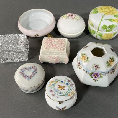 Lot 83 | Vintage Trinket Boxes Hand Painted Japan & Italy
