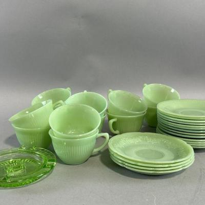 Lot 34 | Vintage Jadeite Set & Uranium Ashtray
