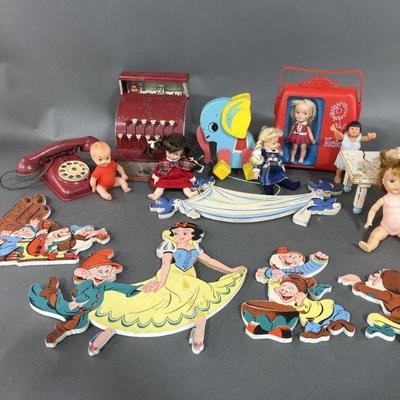Lot 33 | Vintage Toy Lot Tom Thumb, Disney Snow White

