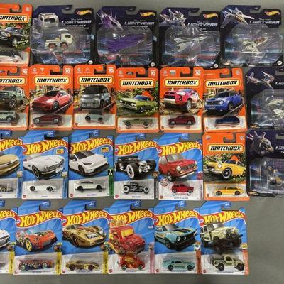 Lot 10 | Hotwheels & Matchbox Cars & Lightyear Toys
