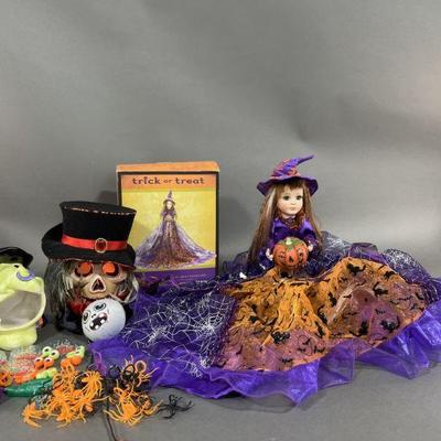 Lot 54 | Halloween Fibre Optic Skull & Witch & More
