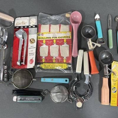 Lot 41 | Vintage Kitchen Accessories Metal Gears
