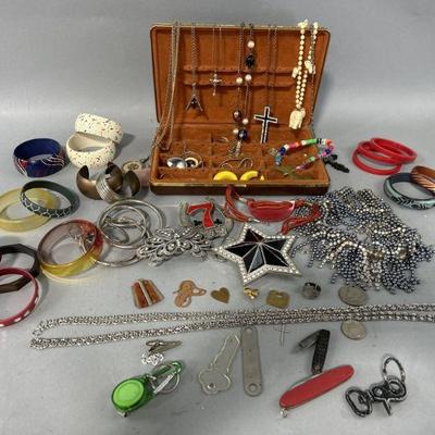 Lot 97 | Costume Jewelry, Buckles, Pocket Knives & More
