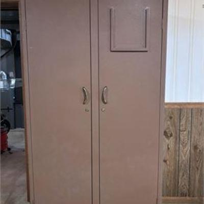 Portable Storage Cabinet W/Key .jpg