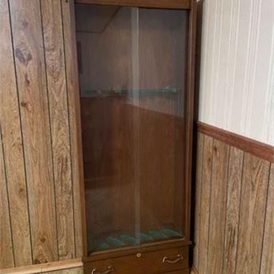 ​​​​​​​Gun Cabinet .jpg