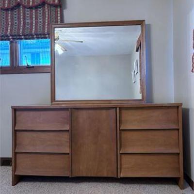 Mid Century Johnson Carper Concave Mirrored Dresser 