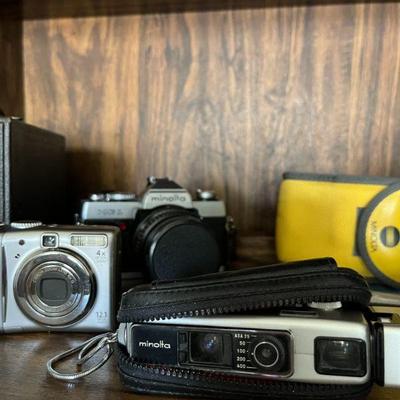 Sale Photo Thumbnail #16: Vintage Cameras