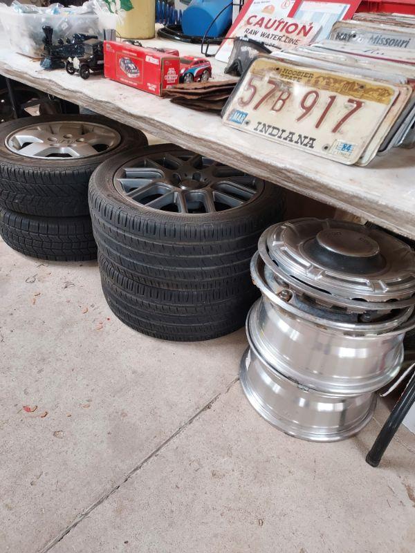 Col Dick's Vintage Flea Market