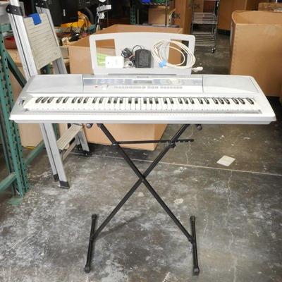 Yamaha Portable Electronic Keyboard #DGX-200