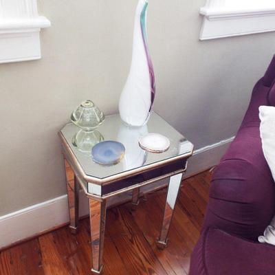 BEAUTIFUL MURANO FEATHER DESIGN W/ AQUA PURPLE "SLICE" ART GLASS PIECE ON MIRRORED SMALL TABLE AND THICK WALLED CRYSTAL VASE