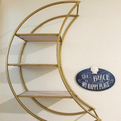 Moon shelf 