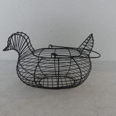 Vintage Wire Hen Egg Basket - Black